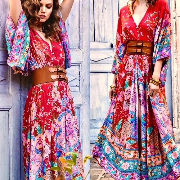 🌺🎉HP🎉🌺 NWOT Spell & The Gypsy Lotus Peacock Kimono Gown